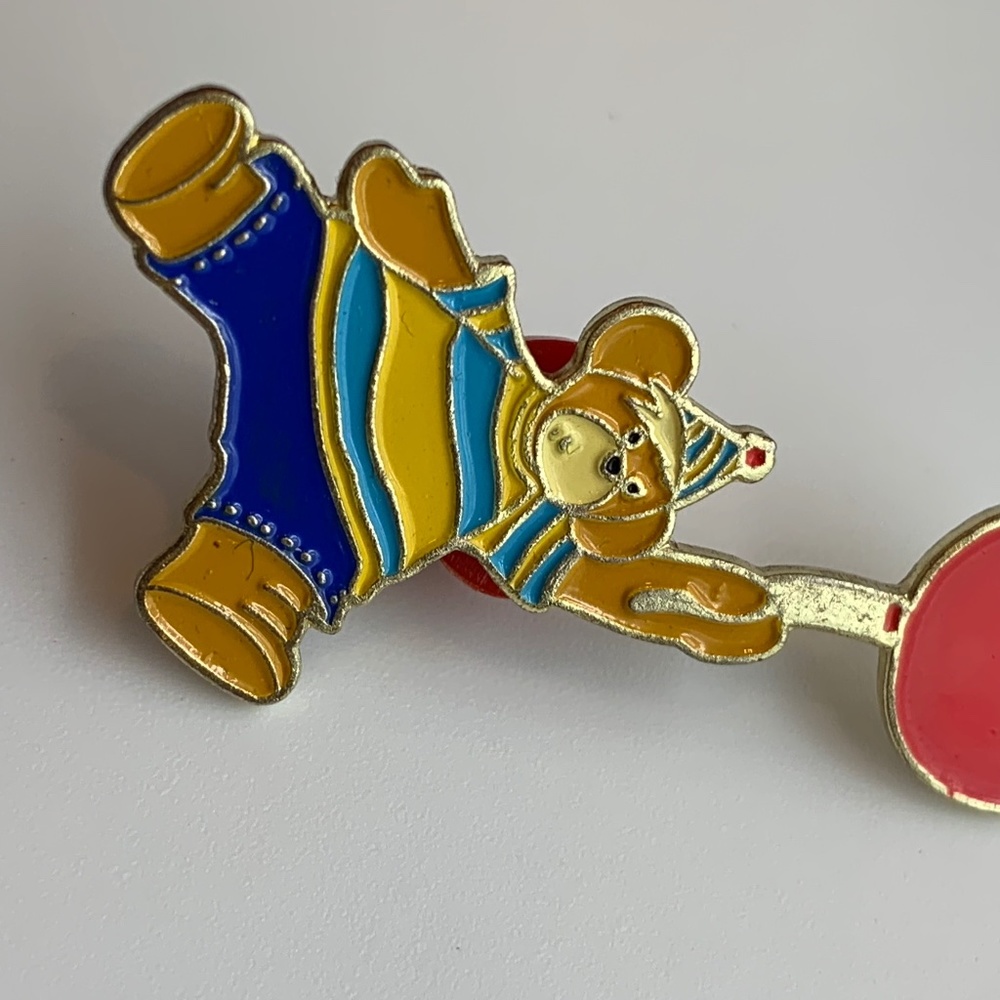 Build-A-Bear Celebration Bear with Balloon Lapel Pin w/ Heart Back - Picture 2 of 8